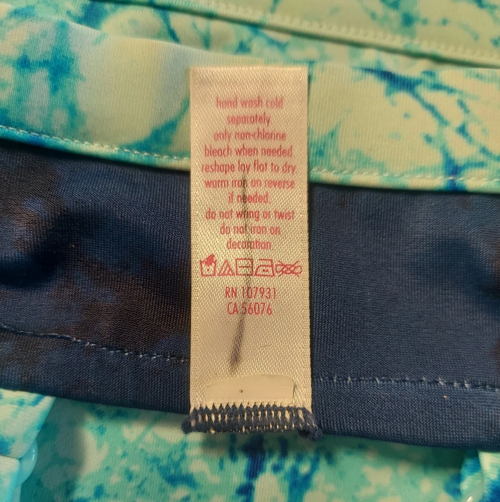 🎁 10/$25 Justice reversible swimsuit, size 8 blue bikini, tye dye batik